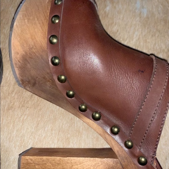 Brown Chanel clogs - Picture 7 of 7